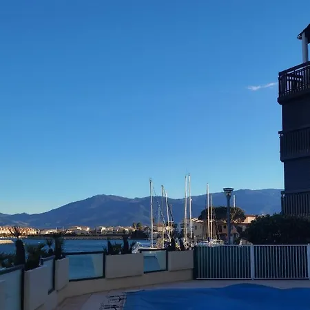 Grand Studio Avec Piscine, Vue Lagune Et Montagne, Bord De Plage