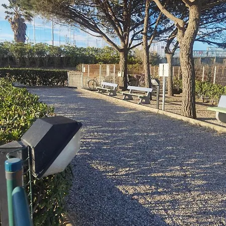 Grand Studio Avec Piscine, Vue Lagune Et Montagne, Bord De Plage Apartment Saint-Cyprien (Pyrenees-Orientales)