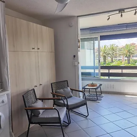 Grand Studio Avec Piscine, Vue Lagune Et Montagne, Bord De Plage Apartment