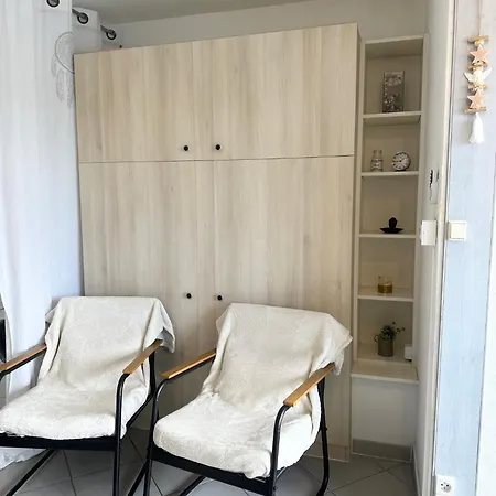 Grand Studio Avec Piscine, Vue Lagune Et Montagne, Bord De Plage Apartment *